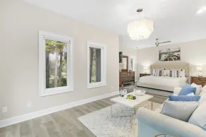 Lovely and spacious, renovated with a private pool - Image 4