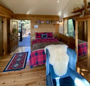 Chalet de montagne isolé sur 40 acres avec une vue imprenable - Image 5
