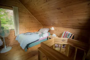 Wendeltreppe führt zu den Geloftete Schlafzimmer mit Blick auf den Birkenwald. - Image 3