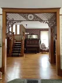 1905 Victorian Farmhouse close to Lake Geneva. - Image 3