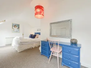 BLUE SEAS, pet friendly, country holiday cottage in St Mawes - Image 5