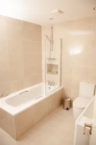 High Life Luxury Serviced Apartments - Image 2