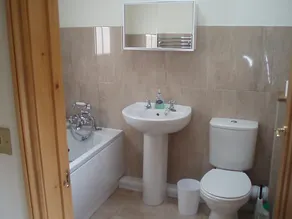 Converted stable in secluded rural setting. - Image 3