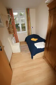 Quiet, solid and very spacious apartment in the picturesque old town. - Image 2