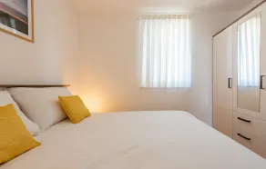 Beach front apartment in Kosljun with WiFi - Image 4