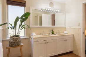Lymewood Beach House Dunsborough - opposite Geographe Bay beachfront - Image 3
