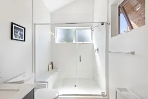 Cheerful 3-bedroom New Townhouse near UW/Seattle Children's, Free Parking, AC - Image 5
