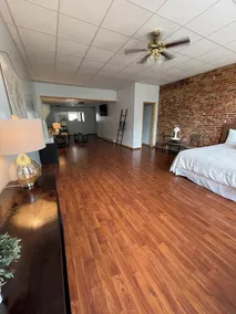 Unique loft in historic downtown  - Image 4