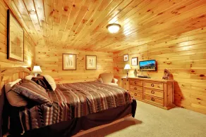 Fox Hollow Lodge- Plenty of space to relax in this 6 bedroom cabin! - Image 5