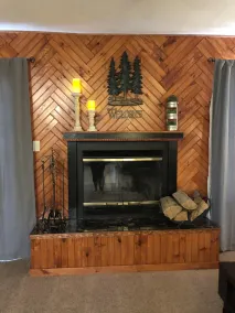 PROPRE & COSY LODGE NOUVELLEMENT MEUBLÉ! Intérieur / Piscine extérieure / Spa / Rivière / .4km faire du ski - Image 3