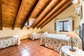 Country House with Air Conditioning, Pool, Terrace and Wi-Fi - Image 5