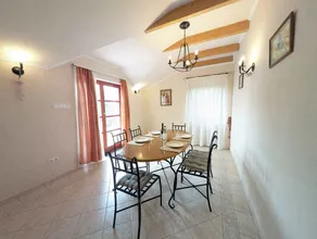 Ferienhaus mit Pool und Ausblick zum Balaton für Familien - Image 5