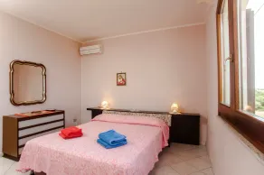 Holiday Home \"Elena\" with Sea View, Air Conditioning & Terrace - Image 5