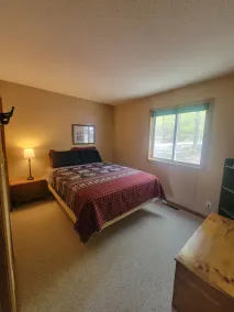 Private Point Lake Chalet. - Image 5