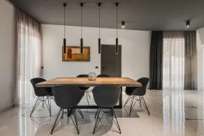 Modern villa for 6 guests with pool, surrounded by pine forest, near beach - Image 4