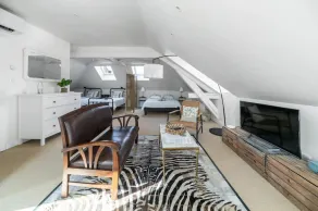 Loft design au centre-ville avec jardin et parking - Image 4