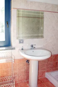 Familienorientierte Wohnung mit Terrasse, Grill und Garten | Seeblick | Haustiere erlaubt - Image 2