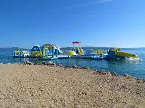Apartamento de vacaciones con balcón y vista al mar - Image 2