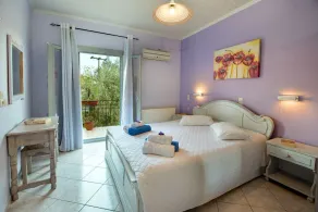 Loggos Haven: Chrisoula's upper-floor escape. Modern comforts, short walk to beaches. - Image 3