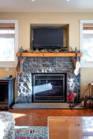 Two Bedroom Premium with two bathrooms two fireplaces - Image 2