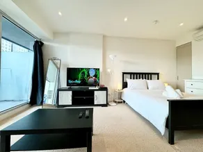 Morphett St Studio Retreat with Pool & Gym Access - Image 5