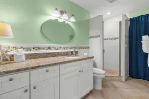 Adorable Beachfront Studio, Private Beach, Originally Part of Starfish Motel - Image 2