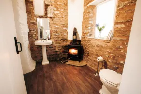 Luxurious Cottage with Hot Tub. 19 miles from Windermere. - Image 5