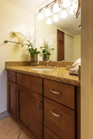 Oceanfront 2BR 2BA Mahana condo with pool, hot tub & beach access - Mahana 619 - Image 2