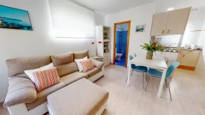 Petite villa en première ligne de plage à 50m. WIFI. A/C. Parking. Barbecue. Jardin privé. - Image 3