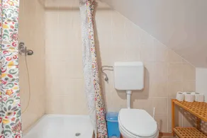 Holiday home with internet access and barbecue - Image 3