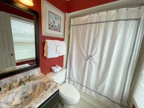 End Unit Townhouse, Pool Right Outside, One Block From Beach!! - Image 5