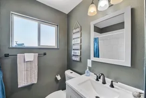 Big family friendly space, 3 bedrooms near beaches! - Image 5