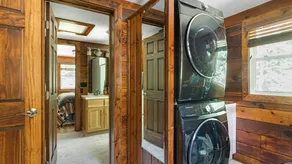 Cozy Log Cabin with Hot Tub - Image 2