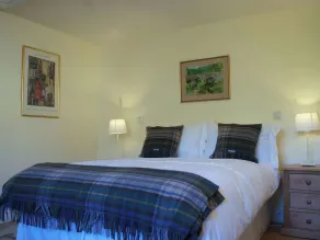 THE BARN, pet friendly, country holiday cottage in Compton Bishop - Image 2