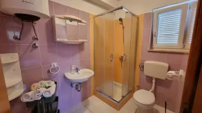 Holiday home for 6, 90 m² with private pool 40m² - Image 3