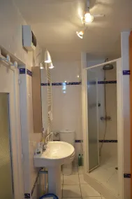 Superb sunny apartment \"feet in the water\" in the historic center - Image 4