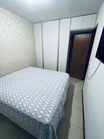 Great 2 Bedroom Apartment - Excellent Location - Image 5