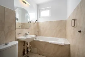 Titan - Park Lake - Studio 37 by MRG Apartments - Image 3