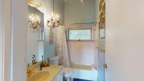 Silver Spring Chalet - Image 2