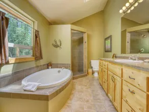 Salmon River Chalet - Meredith Lodging - Image 3