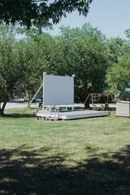 Deluxe Cabin7 Within Campground - Image 2