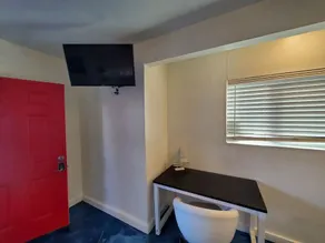 Downstairs studio on 13 st - Image 3