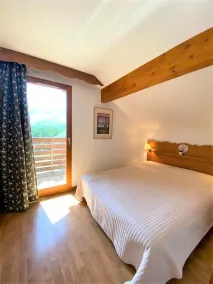 Chalet, view mountain, swimming pool, terrace, parking, tv, ski locker, 55m², La Joue du Loup - Image 3