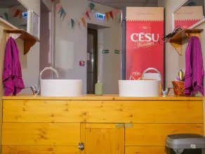 Cinnamon Sally Backpackers Hostel - Image 2
