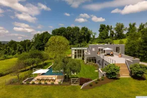 3 bedroom house with a heated pool - Image 4