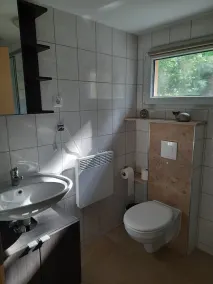 Bungalow in a beautiful location on Lake Zermützelsee  - Image 2