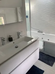 SPACIOUS APARTMENT CLOSE TO ALL AMENITIES - Image 3