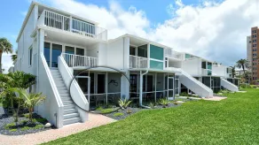 LaPlaya 101A - Step out to the beach from your screened lanai. Light and bright end unit. - Image 3