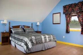 Nautical ocean front cottage on the shores of the highest tides in the world. - Image 4