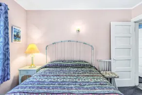 Maison familiale confortable, duplex inférieur, à 3 rues de la plage et des boutiques - Image 5